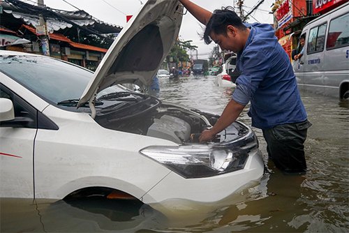 10 điều nên tuân thủ khi ô tô bị ngập nước