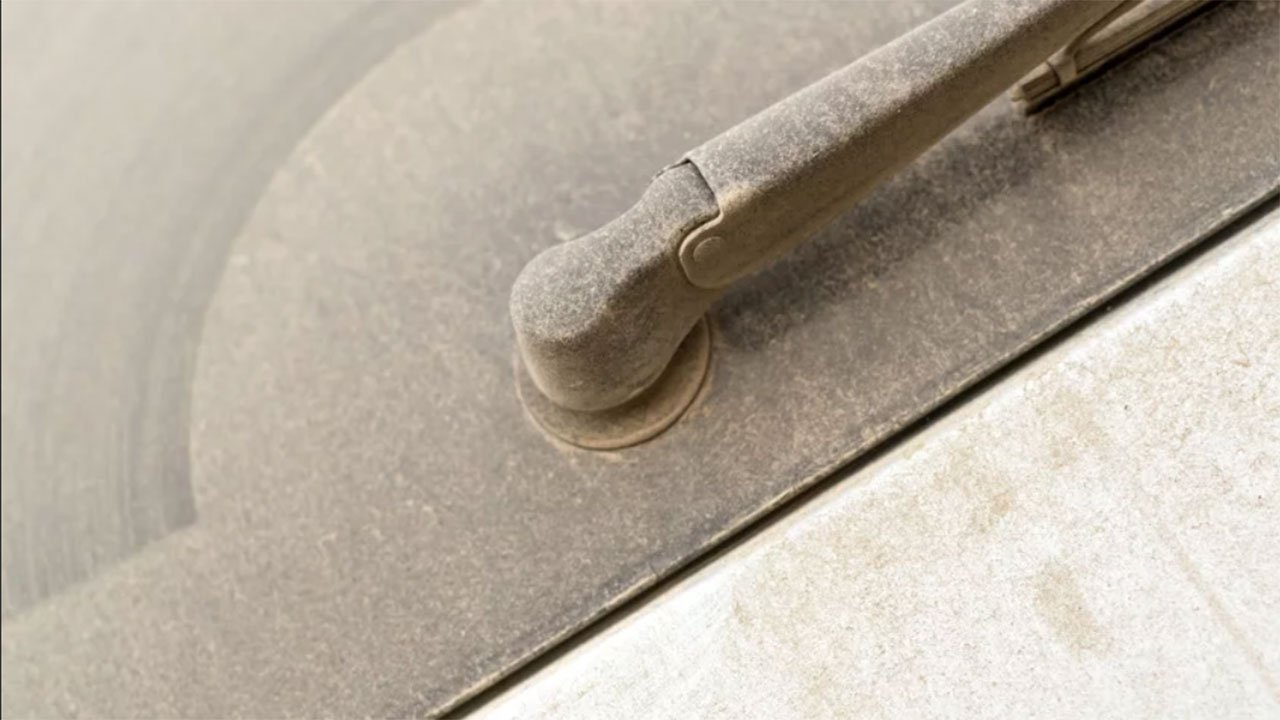 5 sai lầm tai hại về vệ sinh kính xe ô tô