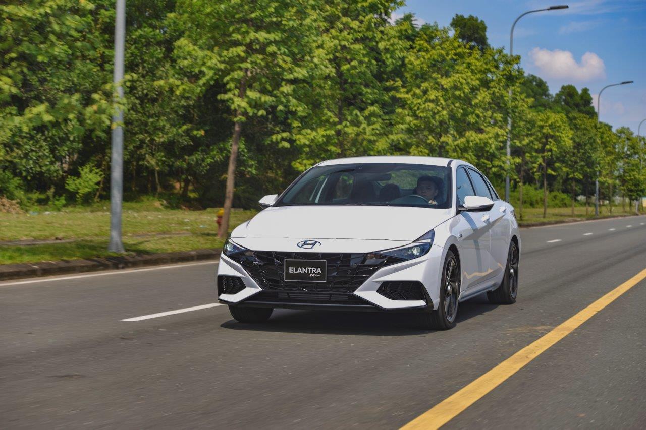 Hyundai Elantra 2025